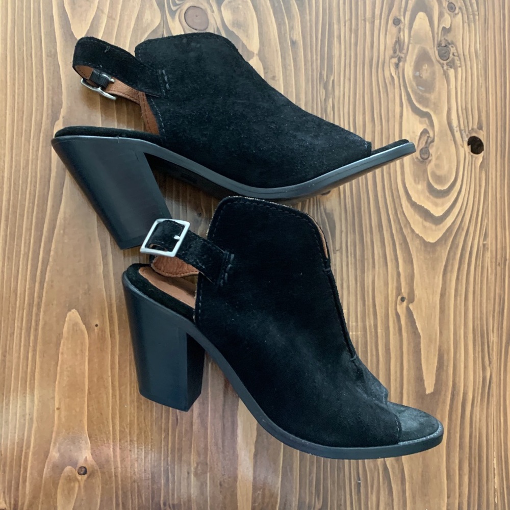 Brand New Frye Open Toe Booties Suede 7